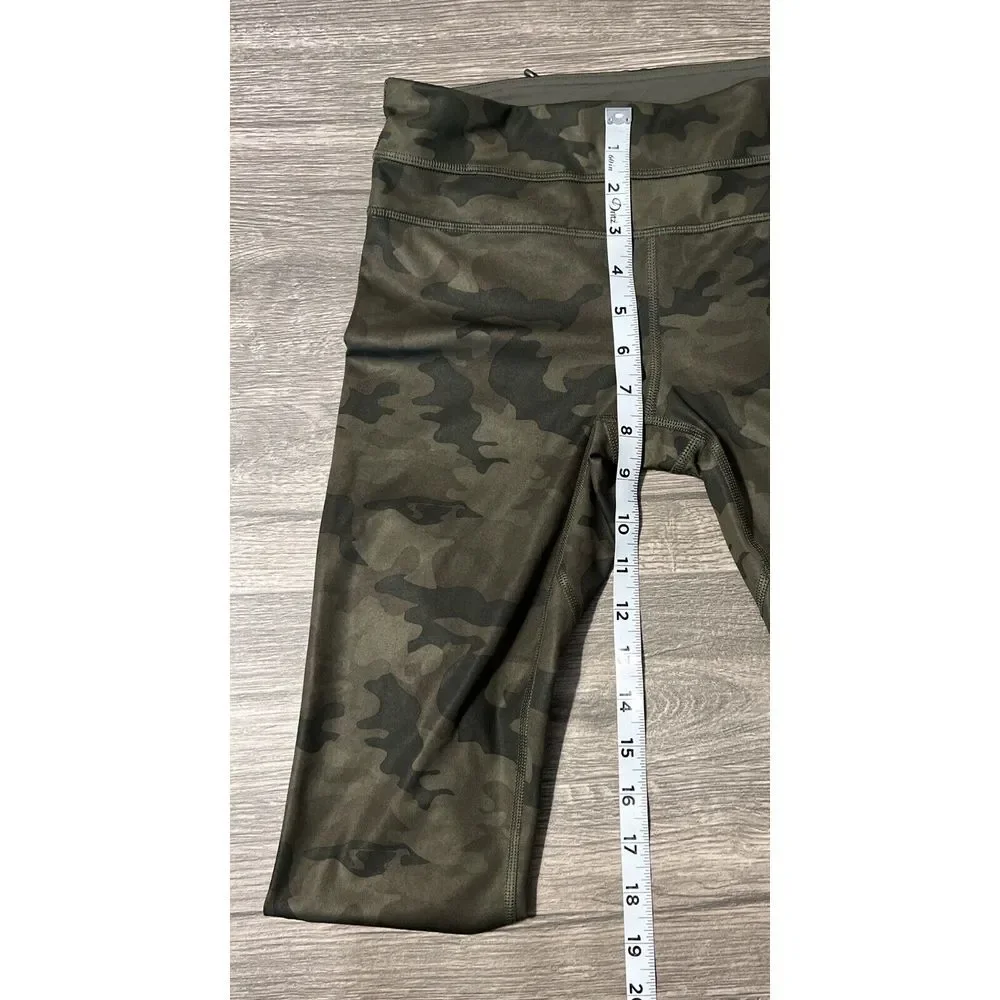 Lululemon Run: Inspire Crop ll Luxtreme SZ 4 Savasana Camo Fatigue Green‎ W6B70S